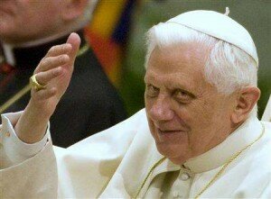 Pope praises family Pope praises family