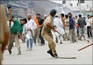 Pro Muslim Activists Attack Kashmir Police and Shops Pro Muslim Activists Attack Kashmir Police and Shops