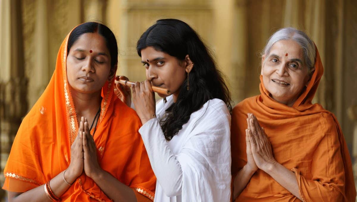 Female Hindu Saints: Hemalekha, Akka Mahadevi, and Anandamayi Ma