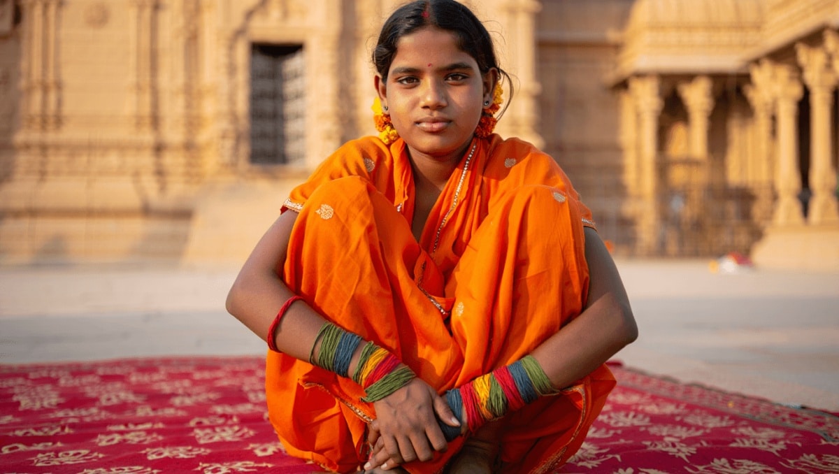 The significance of tying the sacred threads: Meaning, rituals and astrology explained
