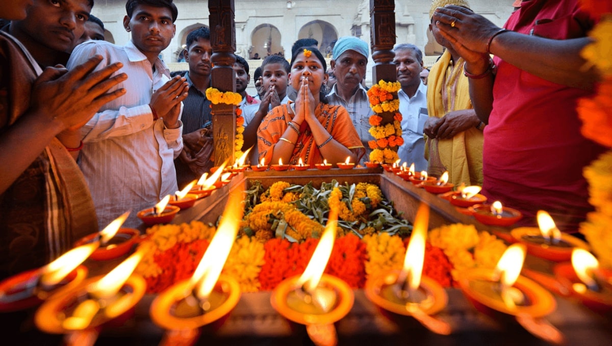 April 2026 Hindu Calendar – Complete Guide to Festivals, Vrats & Panchang