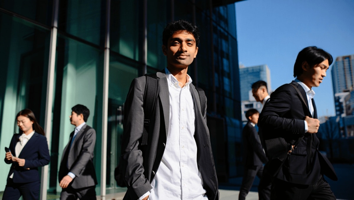 Indian man in Japan jokes about working just 3 days from the office; internet says, 'Living the dream' etimes.in / Jul 19, 2026, 17:27 (IST) An Indian professional living in Japan has gone viral for his humorous take on work culture. He sarcastically described his "difficult" work life with few office days and no overtime. Weekends were spent enjoying hobbies, as his manager never contacted him. Bonuses were substantial, unlike typical Indian Diwali gifts received by employees. Social media users found his "complaints" amusing and aspirational.
